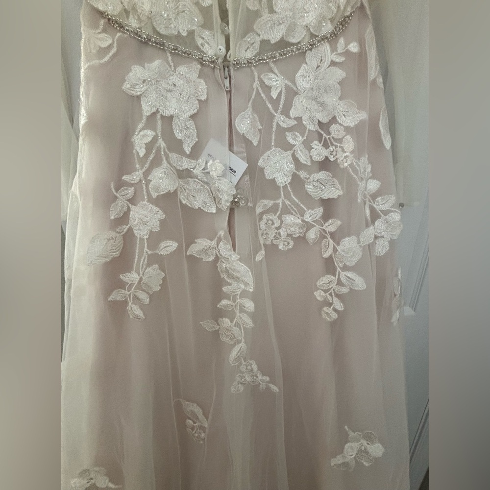Ivory Wedding Dress by Galina Signature - Picture 15 of 17
